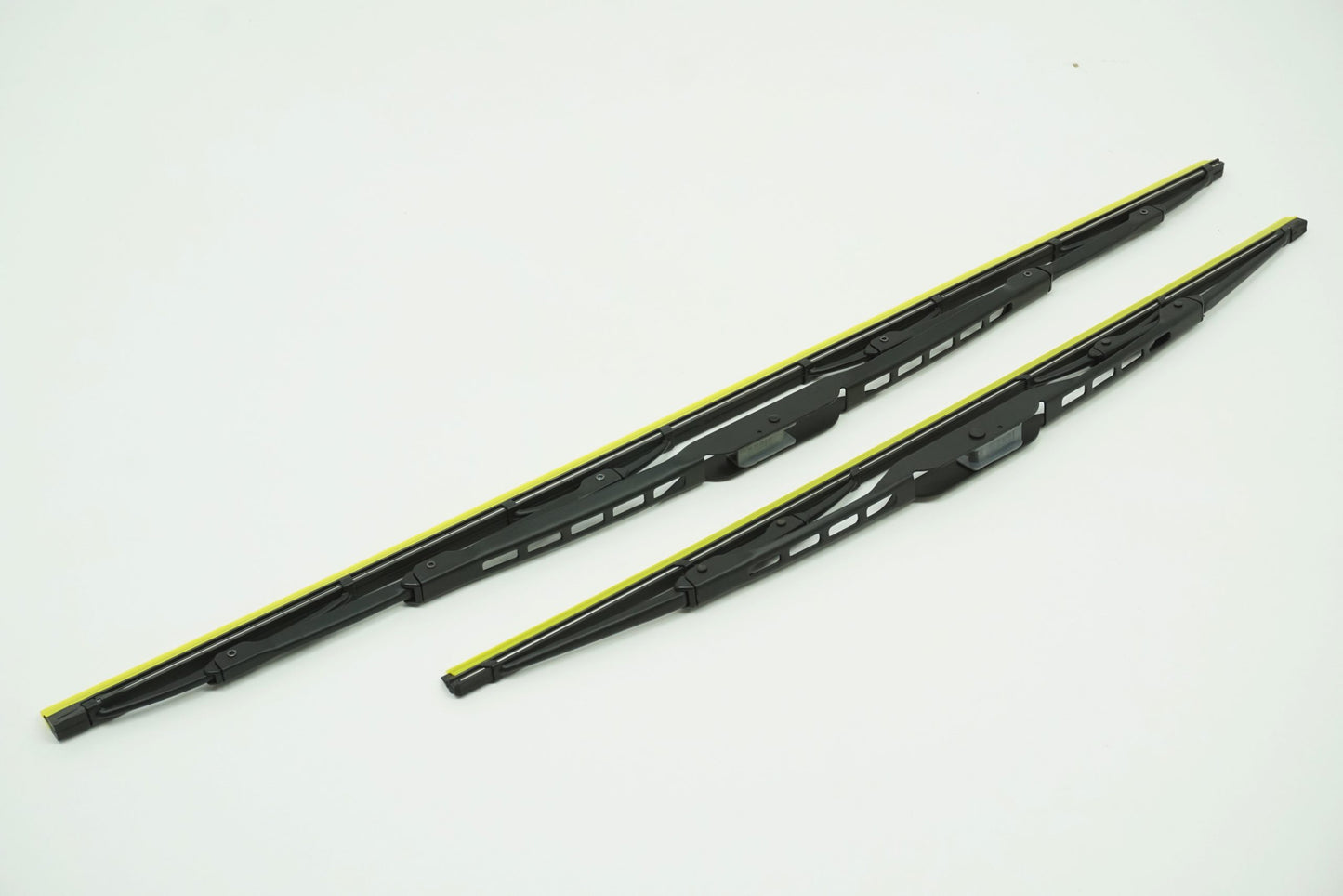 Pièce d'origine Balais d'essuie-glace avant pour Renault Koleos I 288906214R