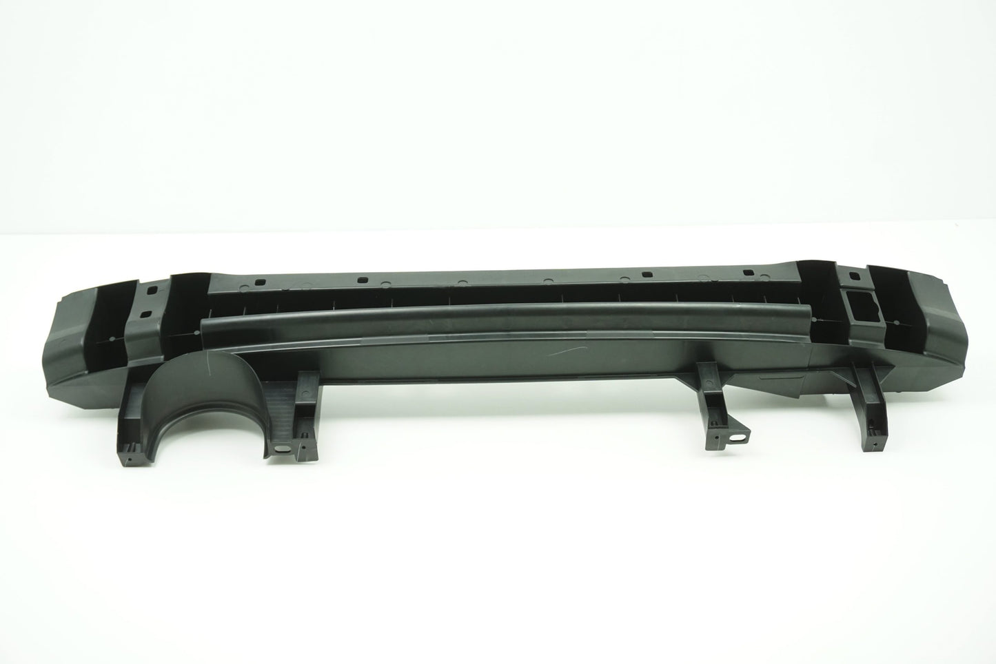 Pièce d'origine Renfort de pare-chocs arrière pour Renault Clio V 850906063R