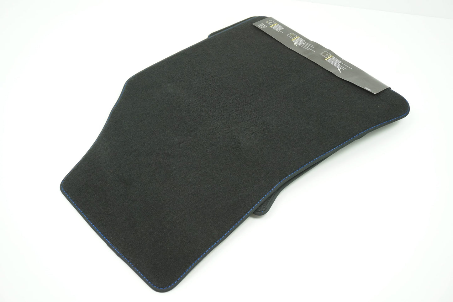 Pièce d'origine Tapis de sol en velours pour Renault Megane IV 8201676639