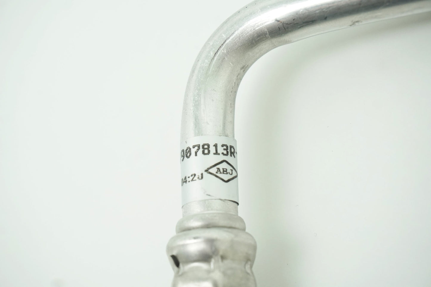 Pièce d'origine Tuyau de climatisation pour Renault Clio IV 924907813R