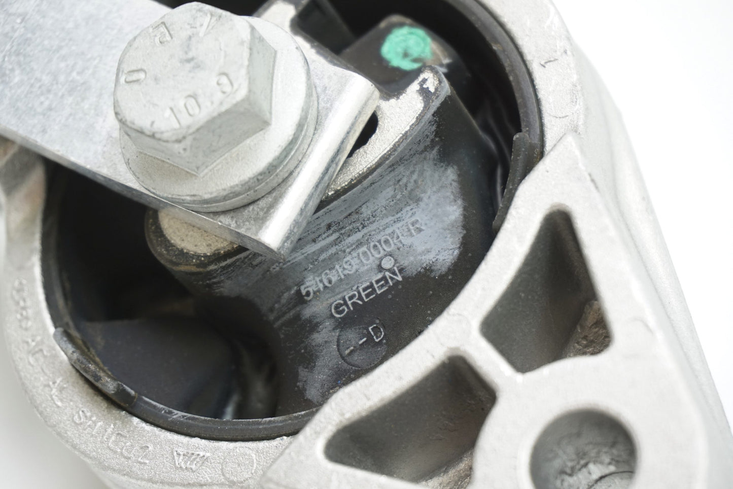 Pièce d'origine Support moteur pour Renault Laguna 546190004R