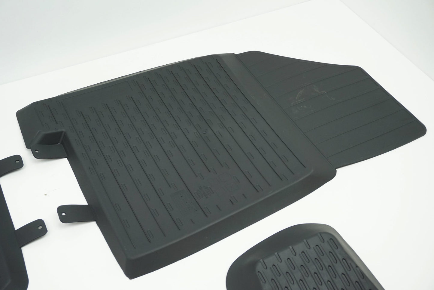 Pièce d'origine Tapis de sol en caoutchouc pour Dacia Duster II 8201708306