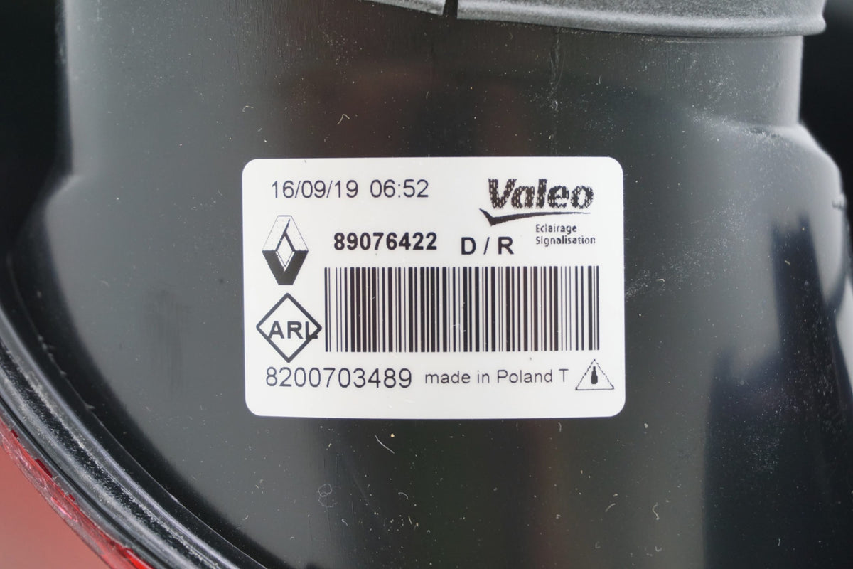 Pièce d'origine Feu arrière droit pour Renault Laguna II 8200703489