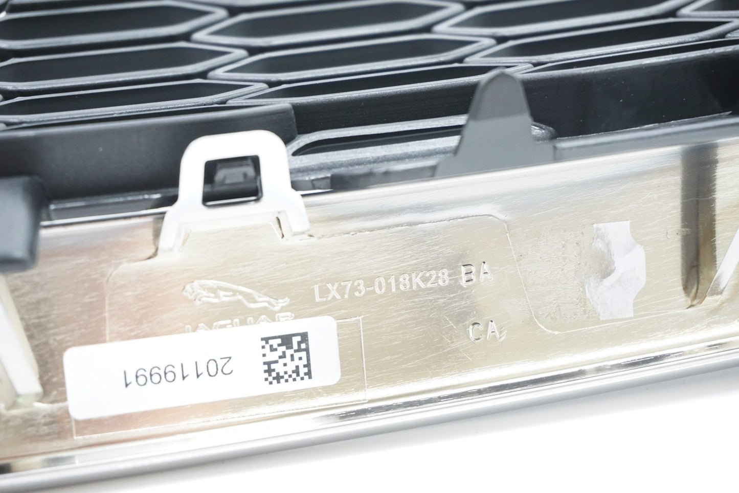 Pièce d'origine Calandre pour Jaguar XE LX73-018K28-BA