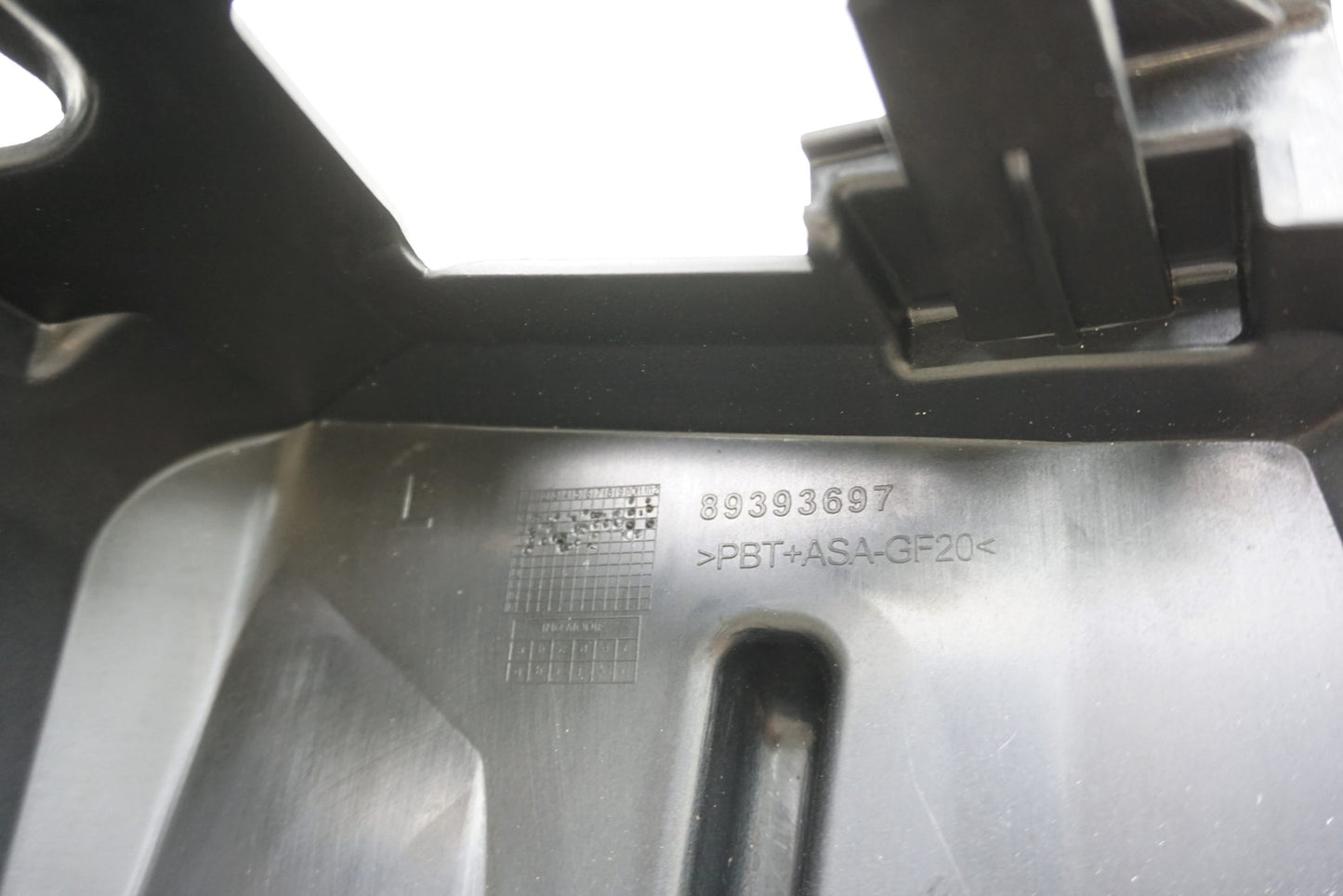 Pièce d'origine Support de phare gauche pour Audi Q7 4L 89393697_W