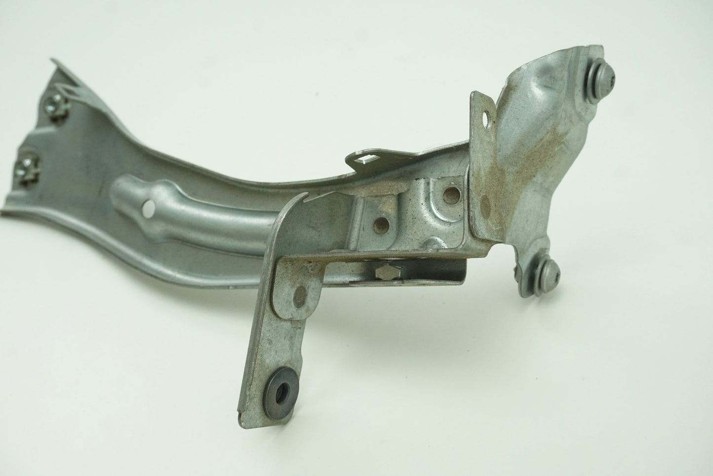 Pièce d'origine Support d'aile droite pour Audi TT 8S0821132
