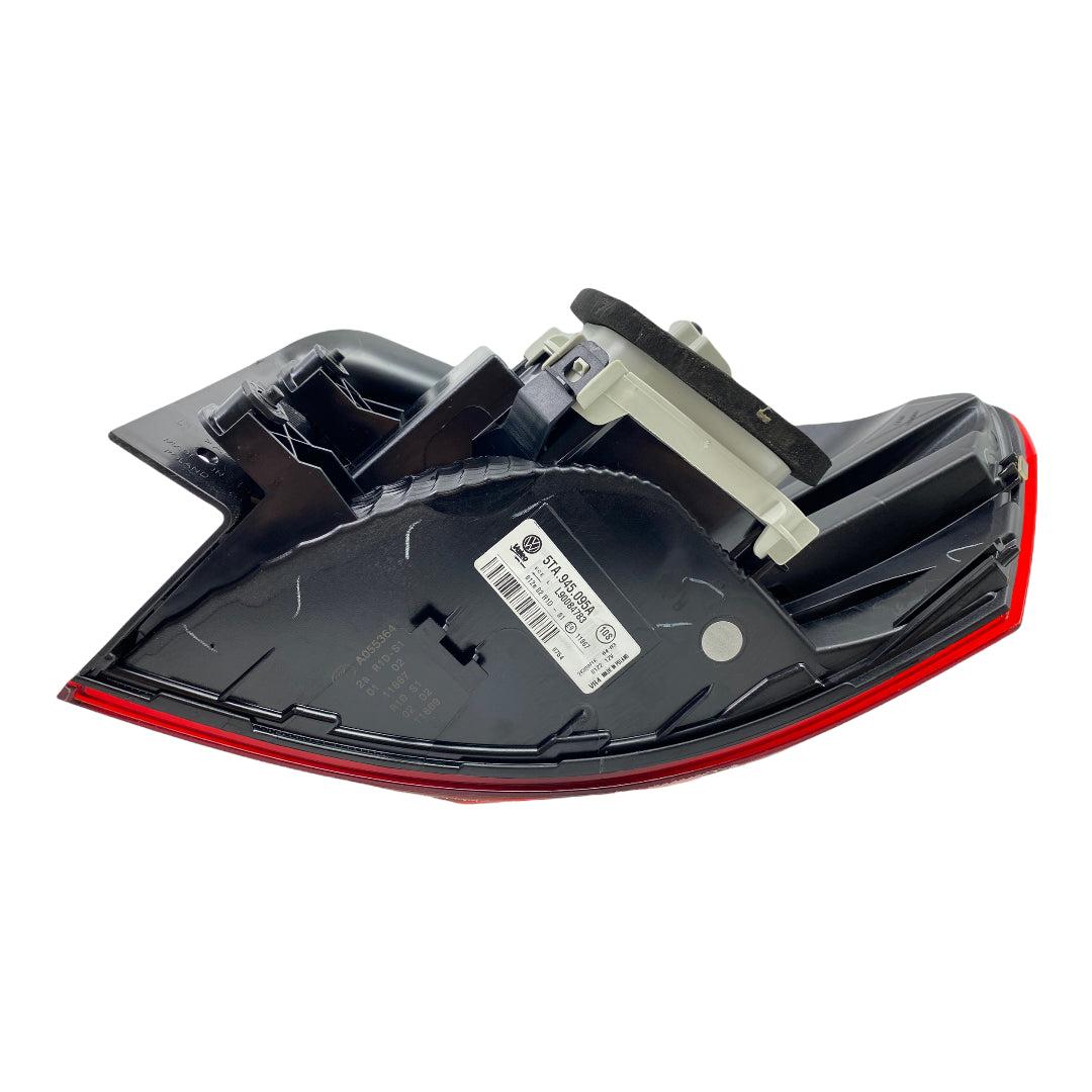 Pièce d'origine Feu arrière gauche pour VW Touran II 5TA945095A