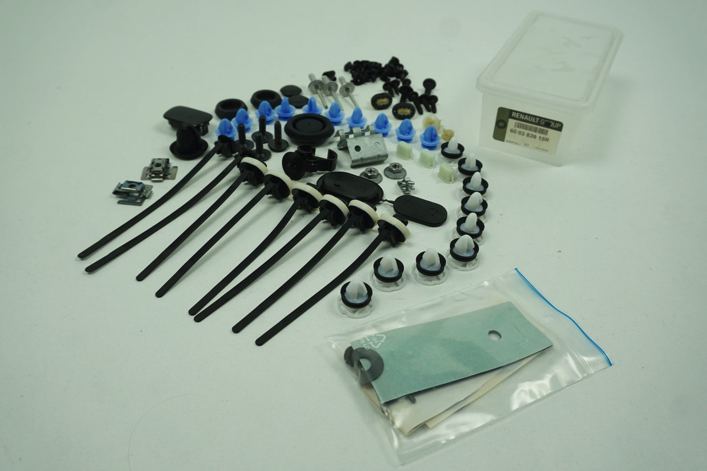 Pièce d'origine Kit de réparation de porte arrière pour Renault Megane III 600383915R