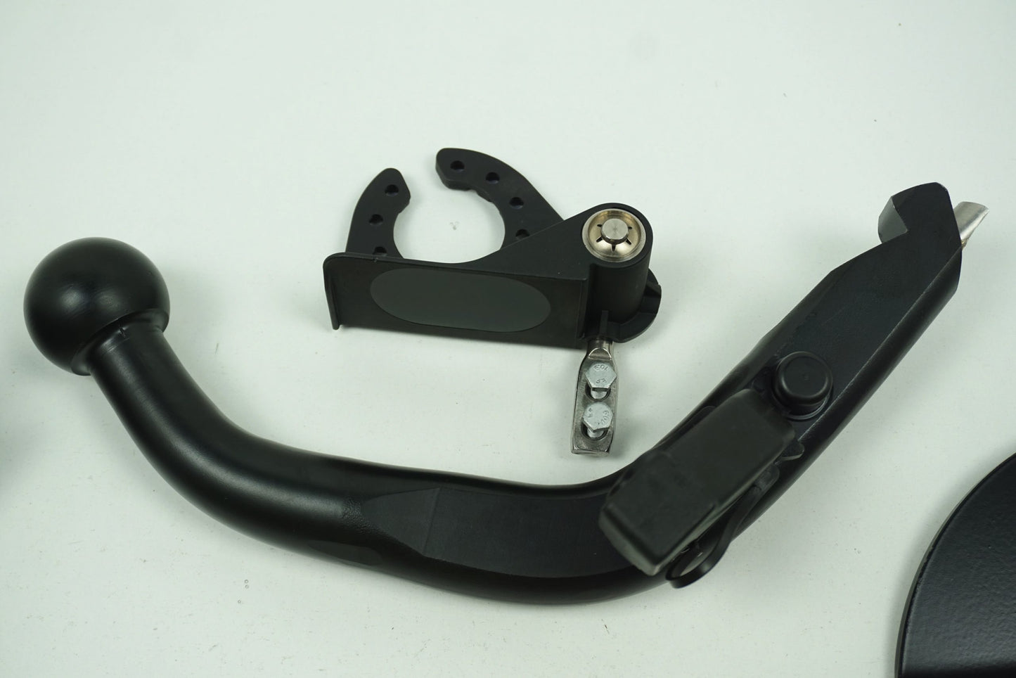 Pièce d'origine Attelage pour Renault Megane IV Grandtour 8201679821