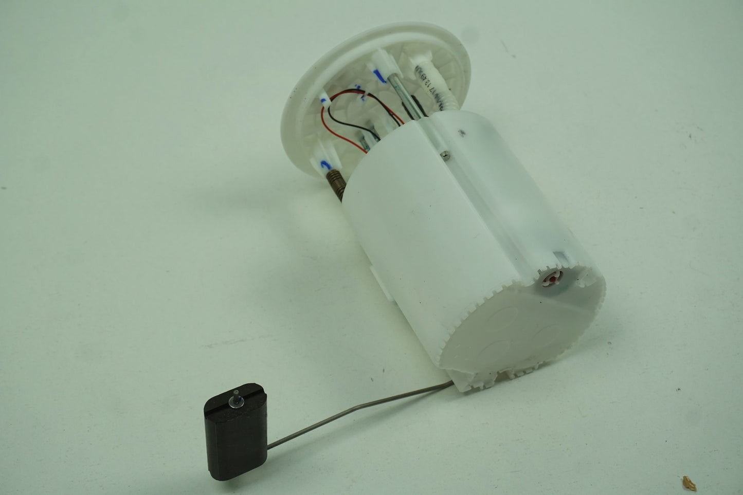 Pièce d'origine Pompe à carburant pour Renault Megane III 172020033R