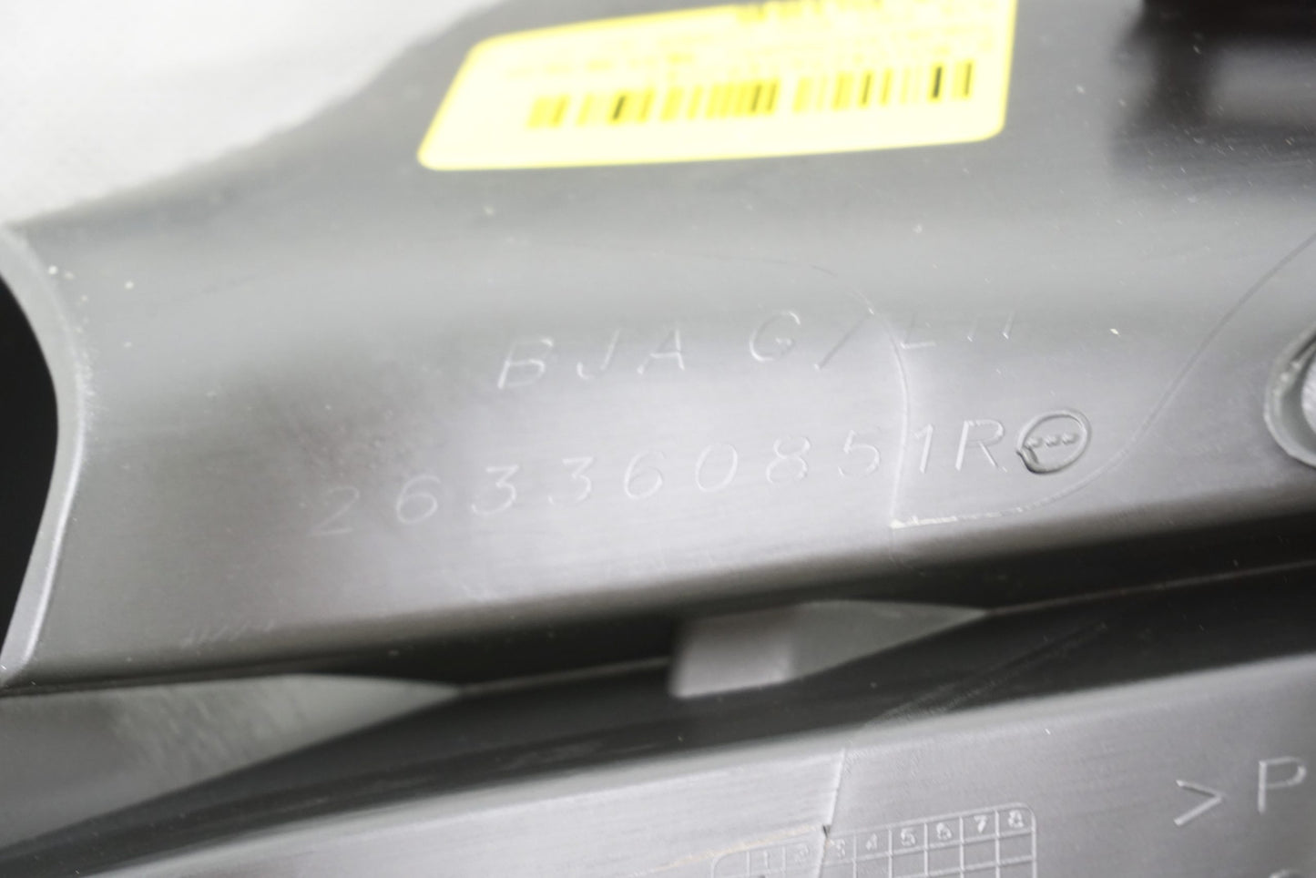 Pièce d'origine Grille de pare-chocs pour Renault Clio V 263312583R