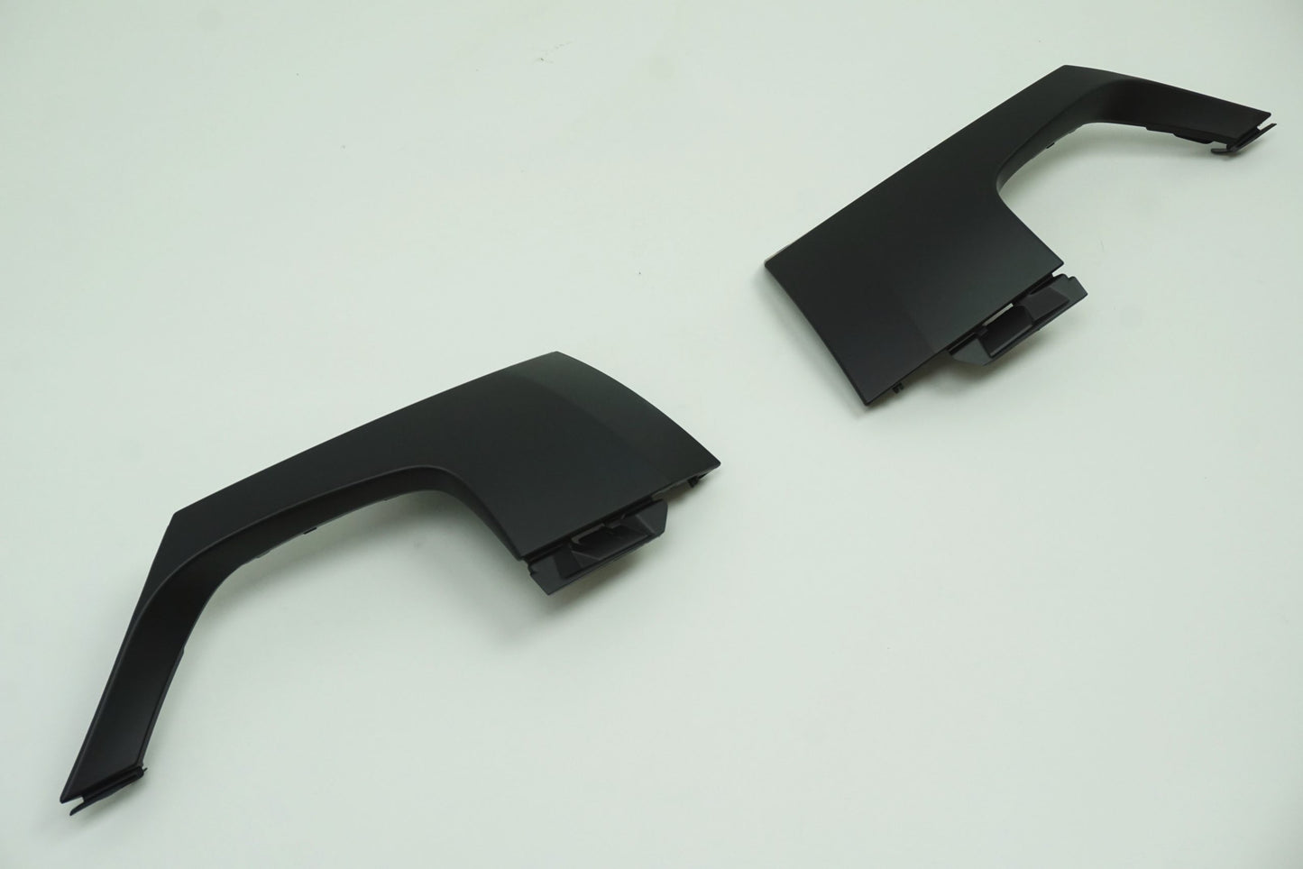 Pièce d'origine Insert de pare-chocs arrière droit et gauche pour Renault Megane IV GT 850762675R 850777441R