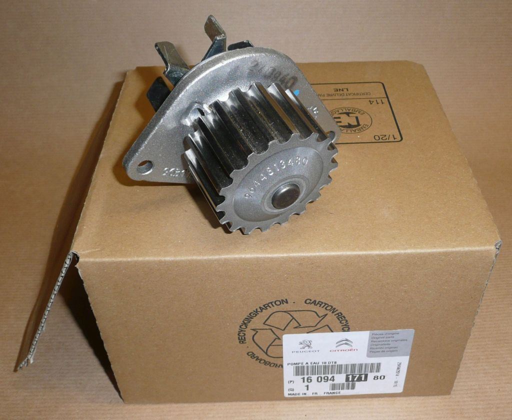 Pompe à eau d’origine PSA — Citroën / Peugeot 1.4 16V ET3 C3/C4/206/307 — 1609417180 — photographie de la pièce d’origine