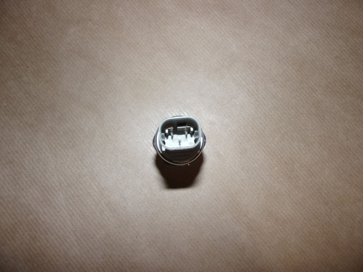 2276000Q0C_3.JPG