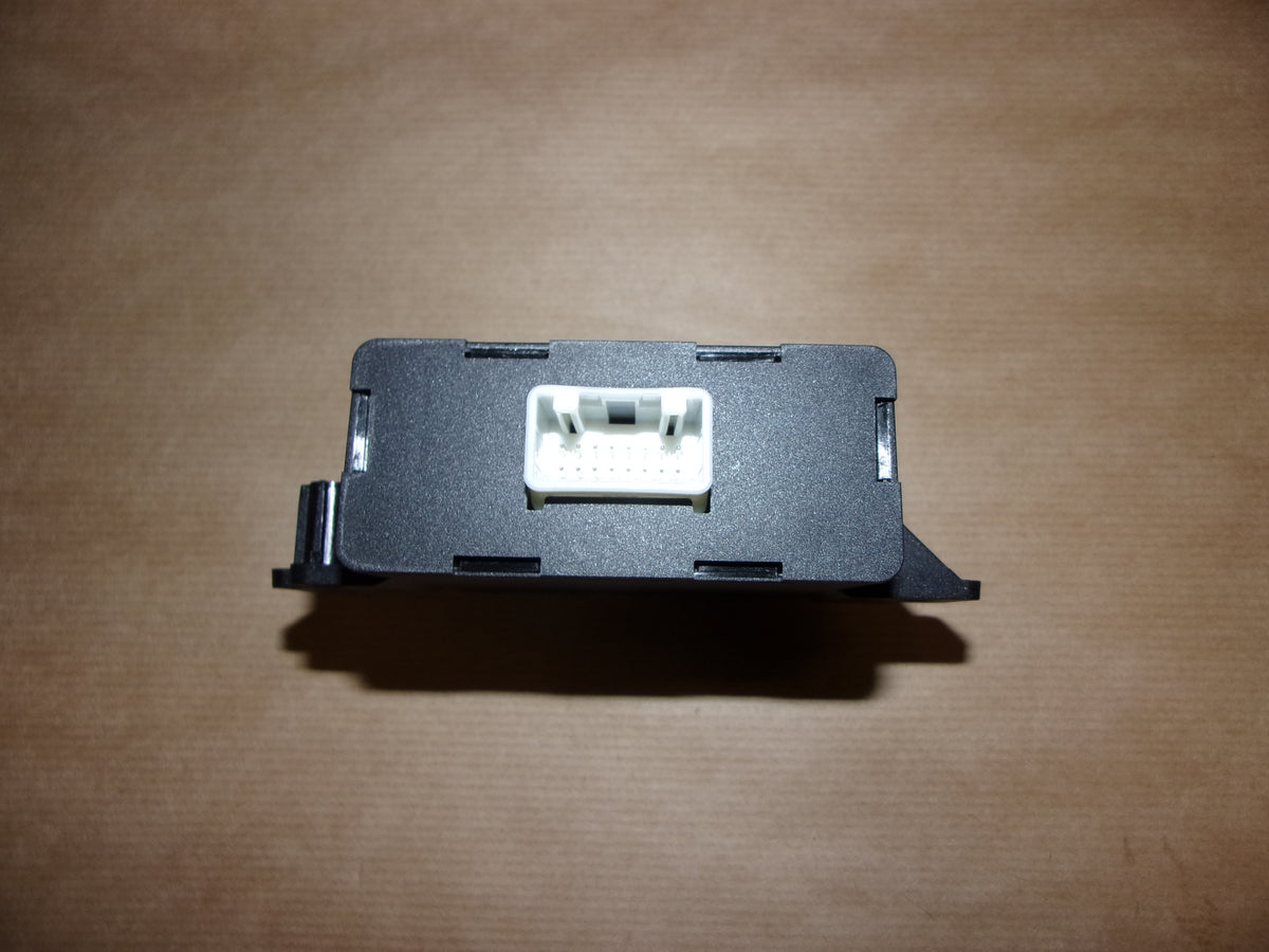 259908253R_2.JPG