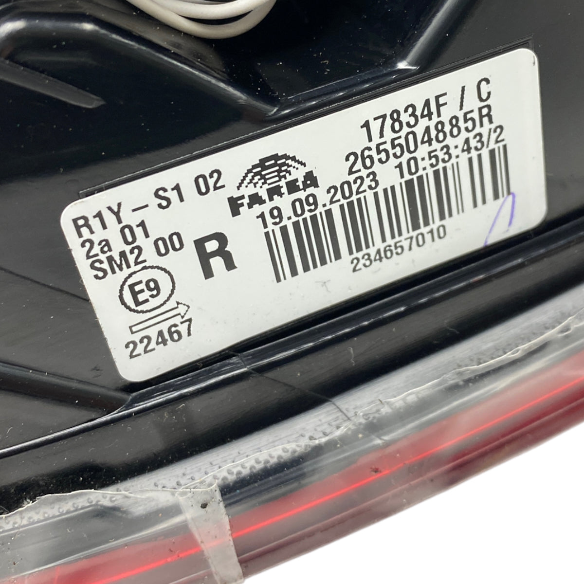 Pièce d'origine Feu arrière droit pour Renault Clio V 265504885R