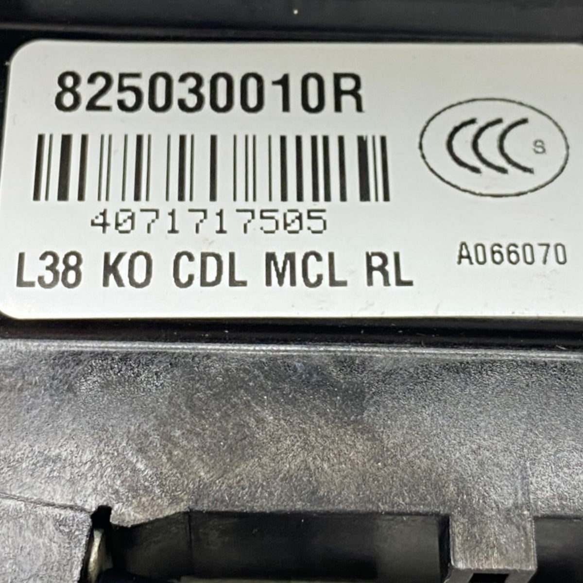 Pièce d'origine Serrure de porte arrière gauche pour Renault Fluence 825030010R