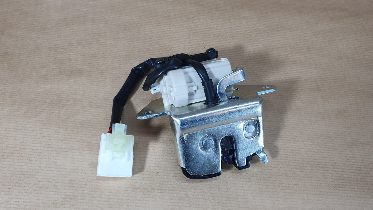 Serrure de coffre d’origine pour Alfa Romeo 159 — 50505990 — vue 3