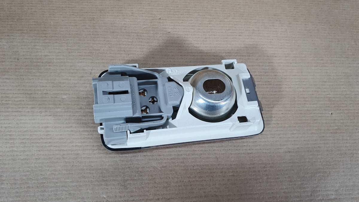 Plafonnier pour Citroën Berlingo / P 107 / 206 / 306 — 6362.K9 — vue 2