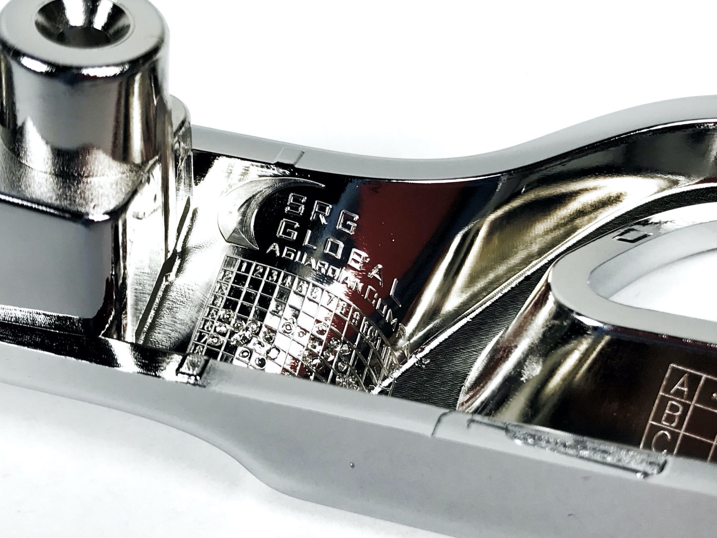 Pièce d'origine Enjoliveur de grille droit pour Dacia Duster 622560009R