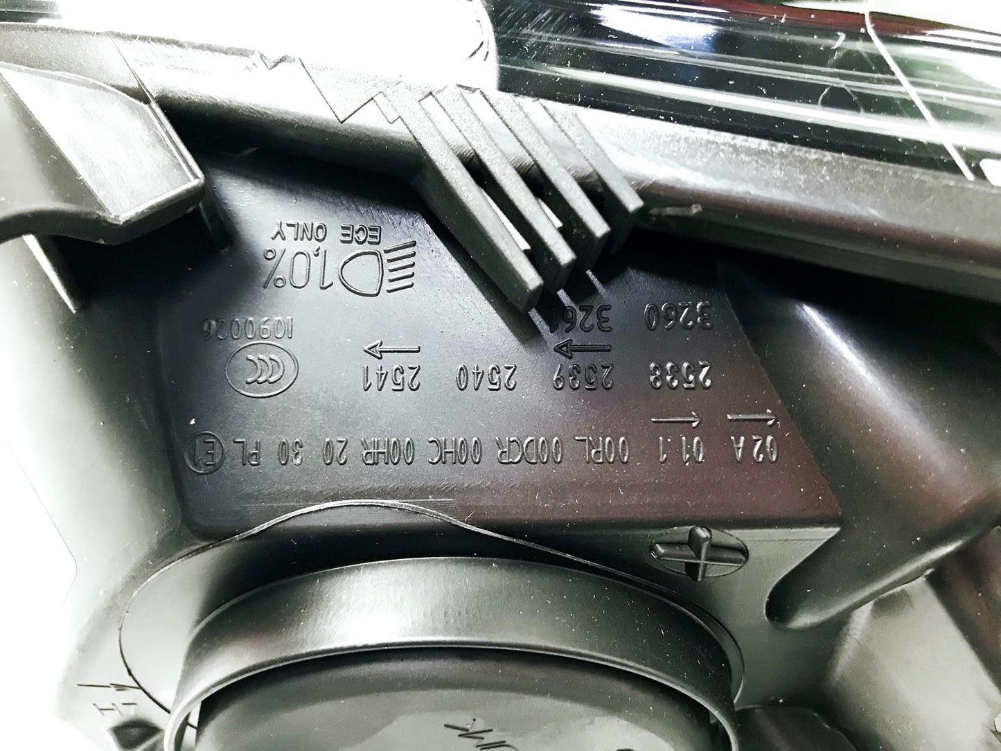 Pièce d'origine Phare noir droit pour Renault Megane III 260102973R