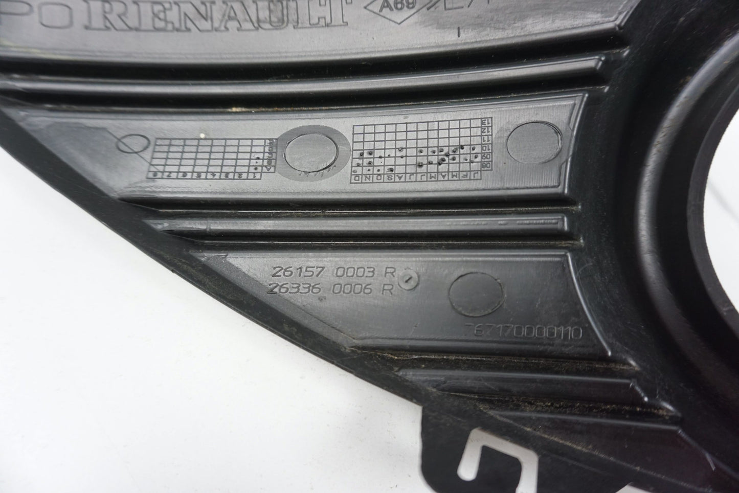 Pièce d'origine Grille de pare-chocs droite pour Renault Fluence 261570003R 263360006R