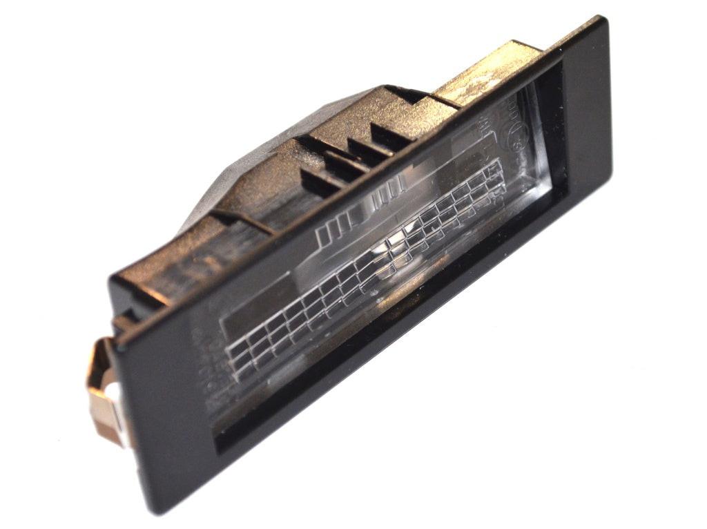 FEU DE PLAQUE D`IMMATRICULTION IVECO DAILY 14>.