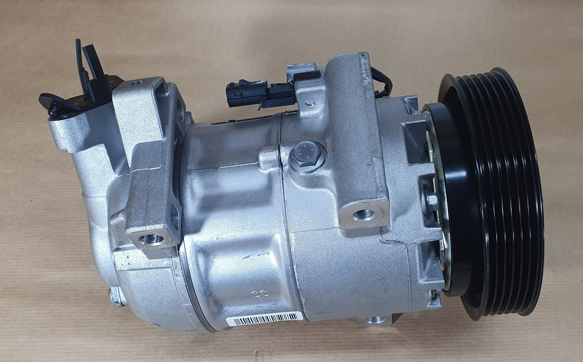 Compresseur de climatisation pour Renault Clio IV 1.5dCi — 926000838R — vue 2
