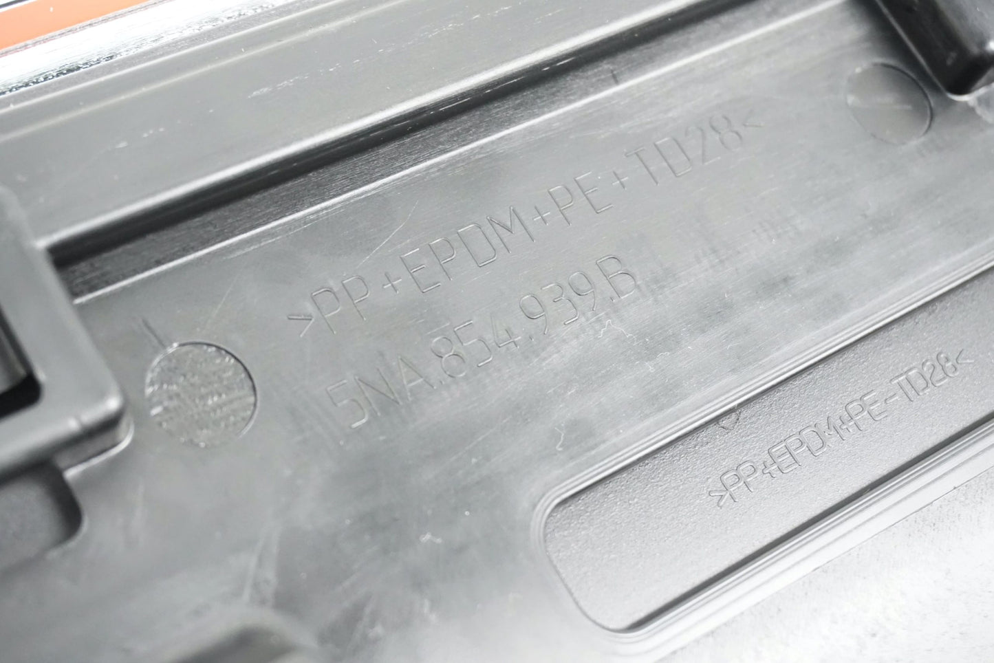 Pièce d'origine Baguette de porte avant gauche pour Volkswagen Tiguan II 5NA.854.939 B