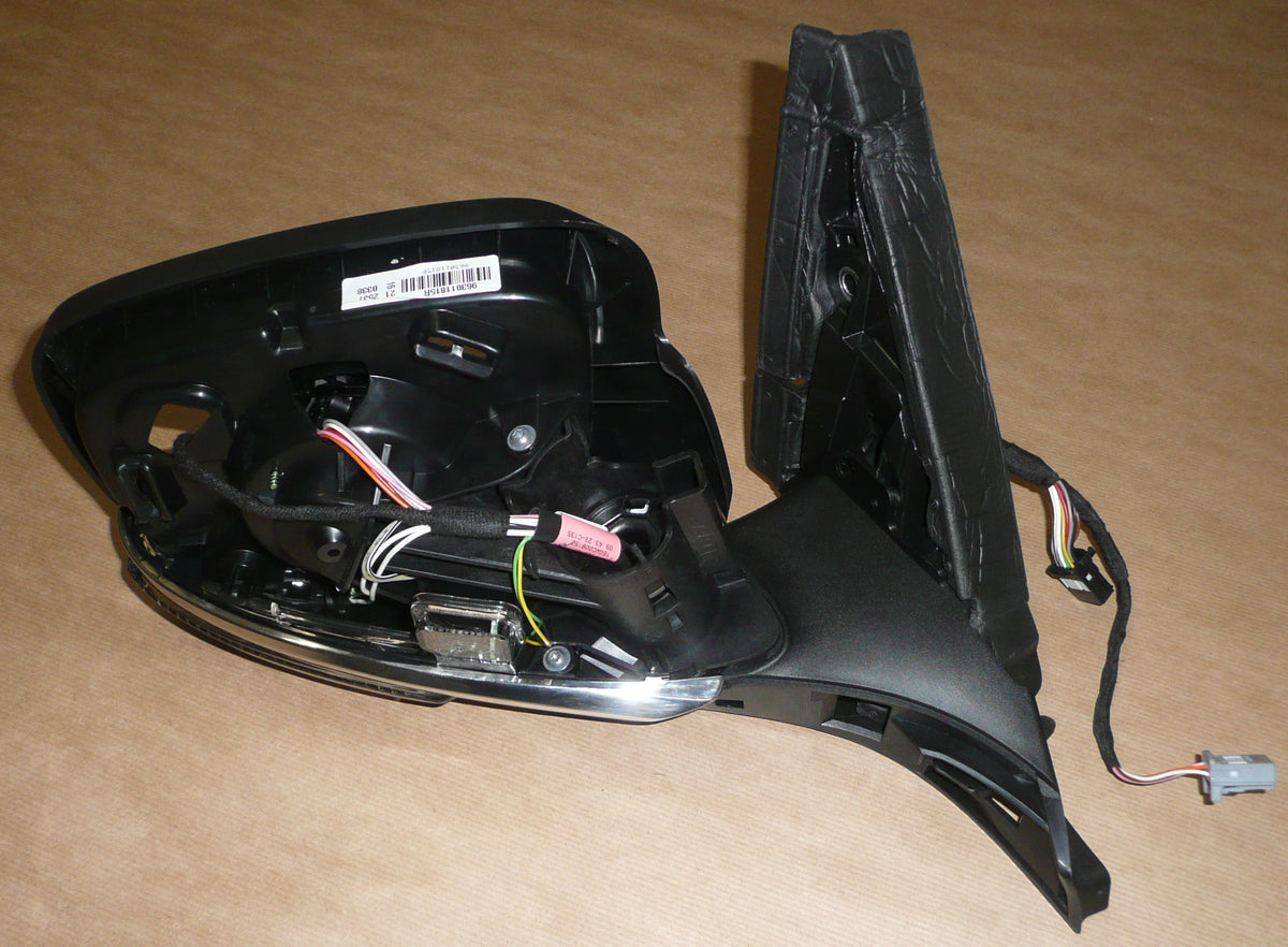 963011815R_2.JPG