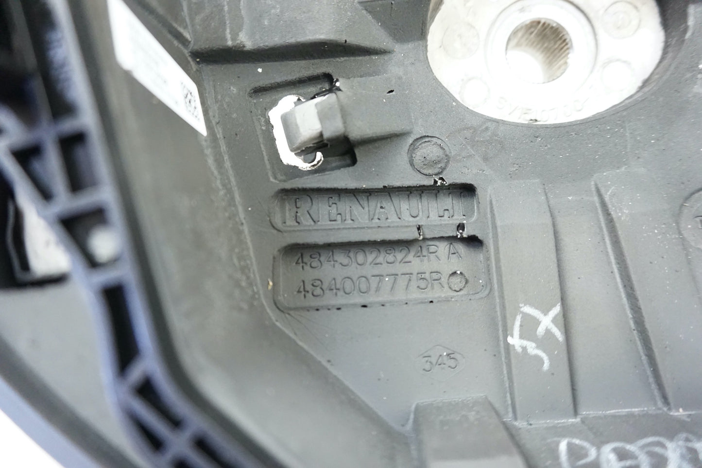 Pièce d'origine Volant pour Dacia Duster I 484002227R