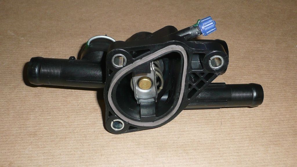 Boîtier de thermostat d’origine Renault 110600968R sans emballage d’origine — face de montage