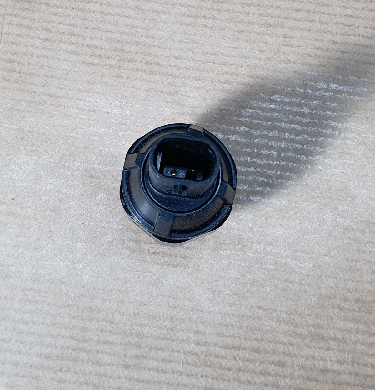 Capteur de pression d’huile d’origine pour Opel Astra K 1.6Cdti — 55587172 — vue 2
