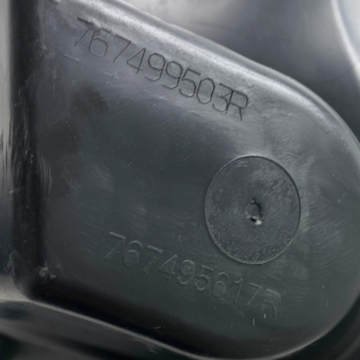 Pièce d'origine Passage de roue arrière gauche pour Renault Twingo III 767499503R