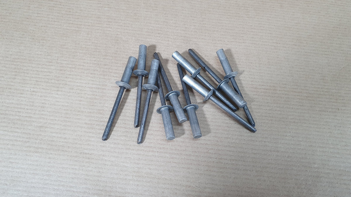 Rivet de baguette de poignée de porte pour Opel Movano B — 93167805 — vue 1
