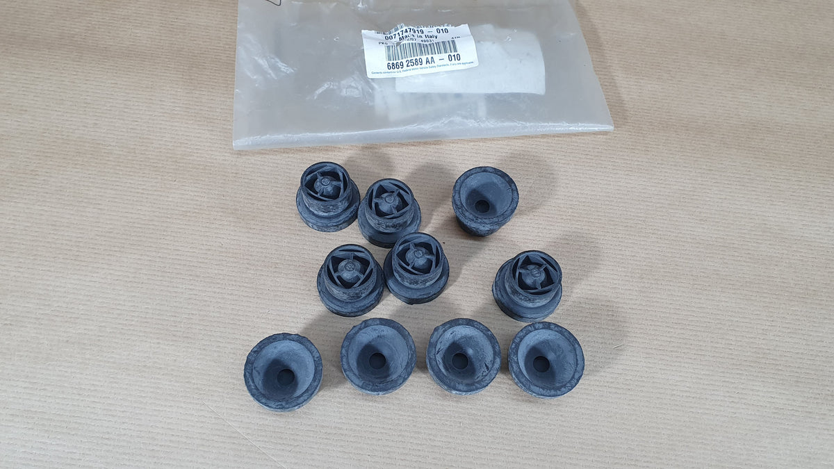 Douille de fixation de cache moteur pour Alfa Romeo 159 — 71747919 — vue 1