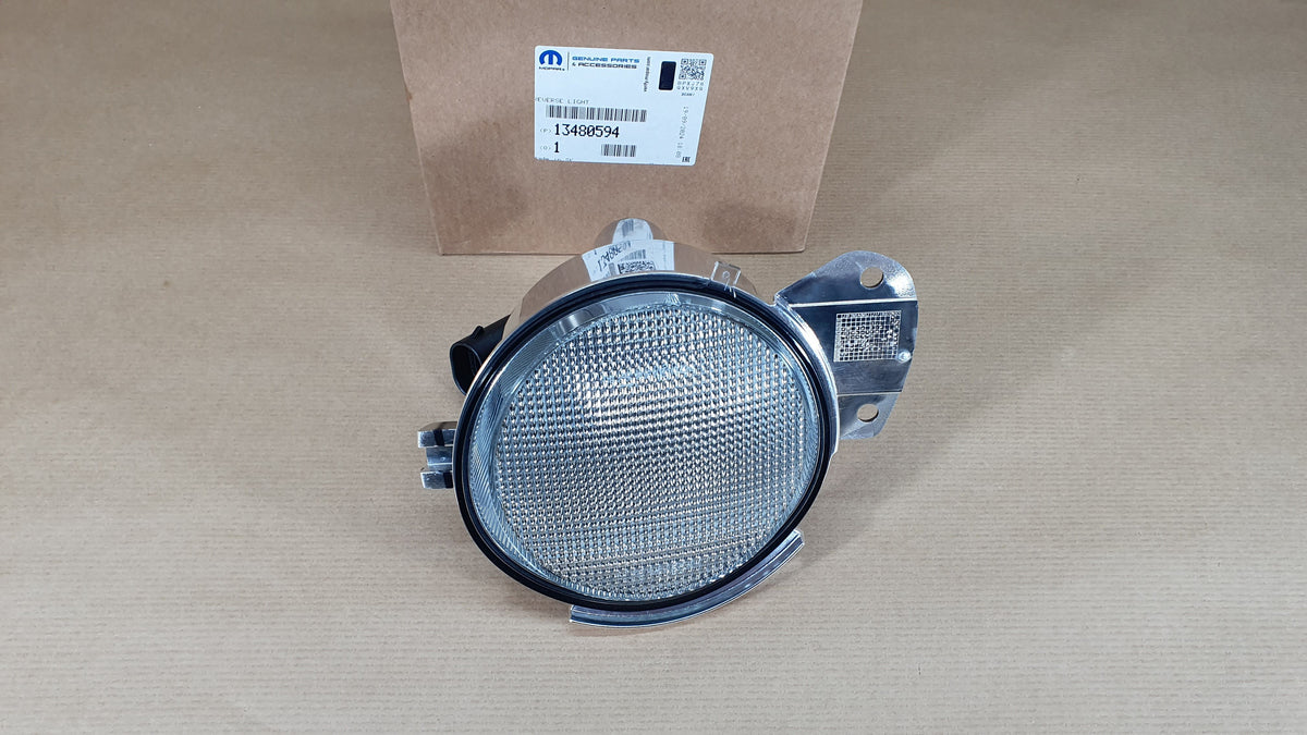Feu arrière côté droit pour Opel Adam — 13480594 — vue 1