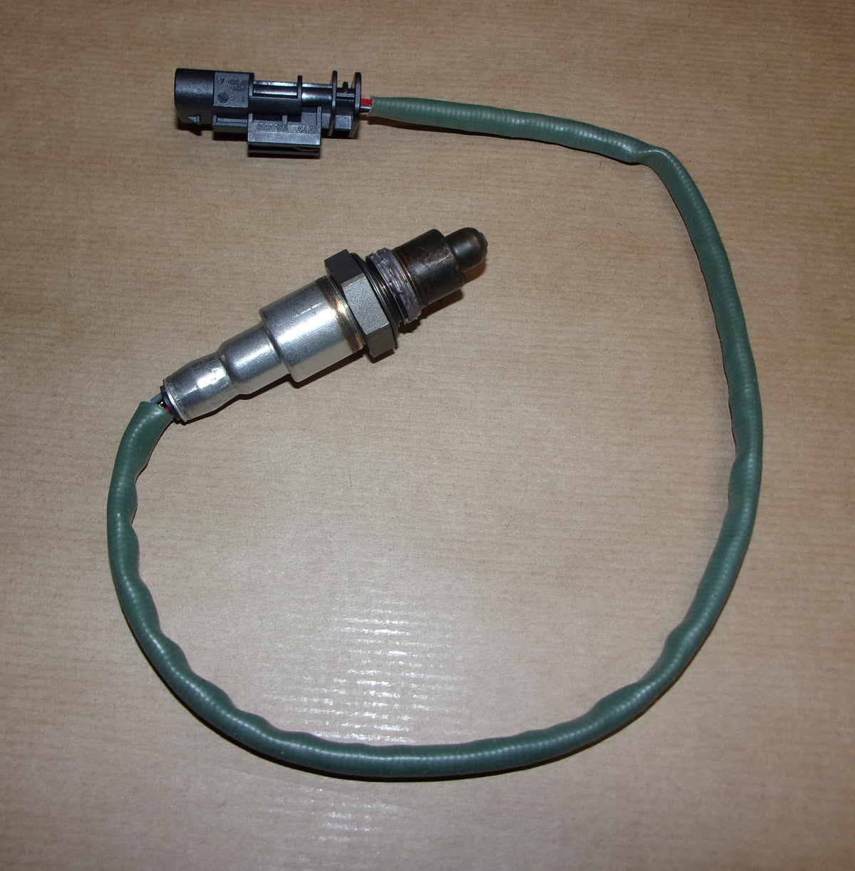 Sonde lambda pour Citroën C4 Picasso / Peugeot 308 1.6THP — 9811388380 — vue 1