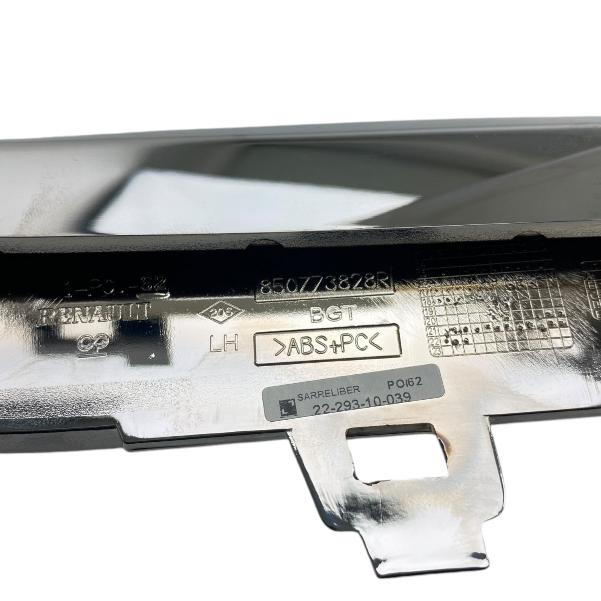 Pièce d’origine embout d’échappement gauche pour Renault Mégane IV GT HB, 850773828R, 850769166R.