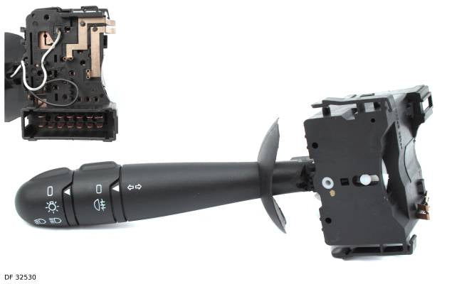 Commodo d’éclairage pour Renault Laguna à partir de 2001, Trafic et Espace, sans commande d’antibrouillards avant — DF 32530 — vue 1