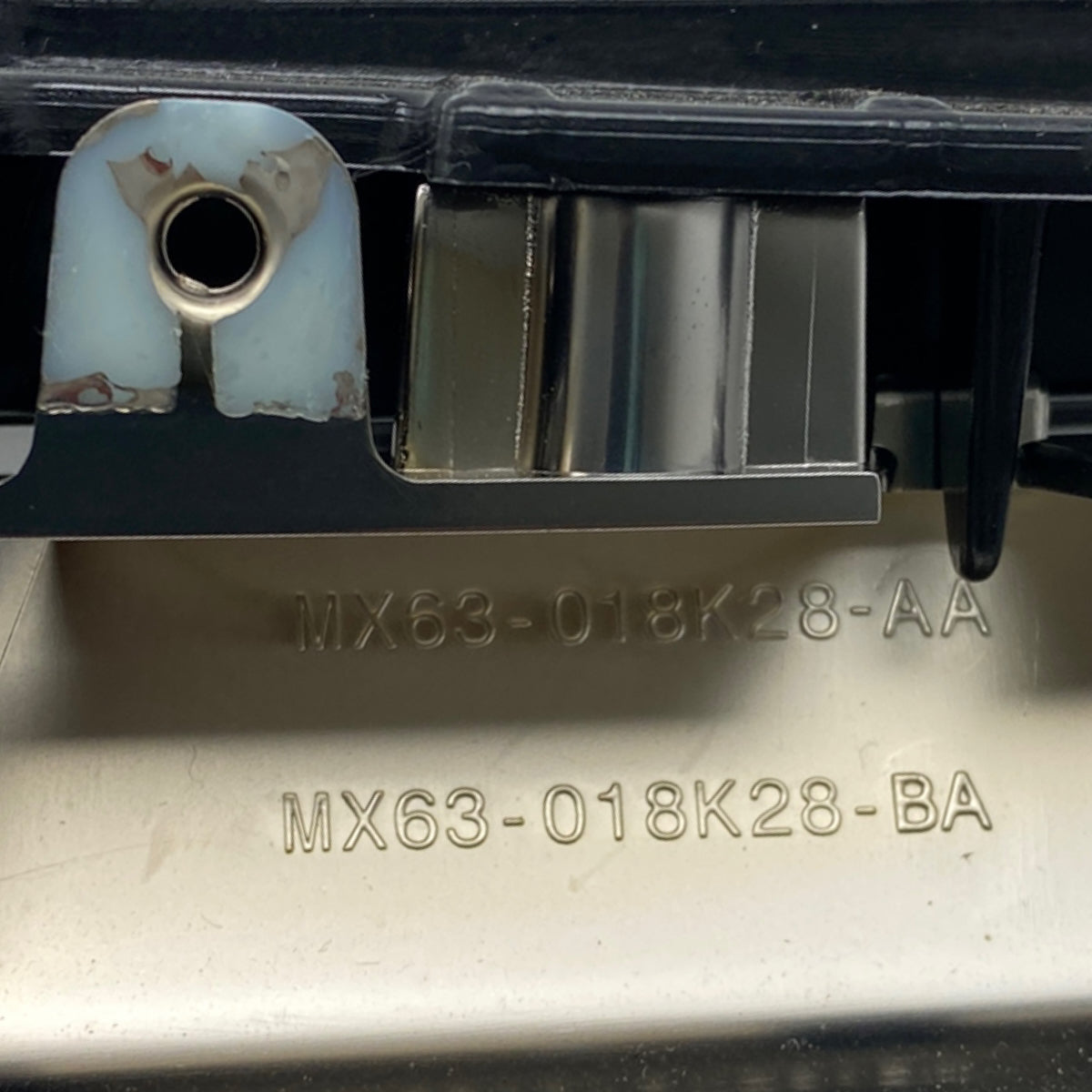 Pièce d'origine Calandre avant pour Jaguar XF à partir de 2021 MX63-018K28-AA