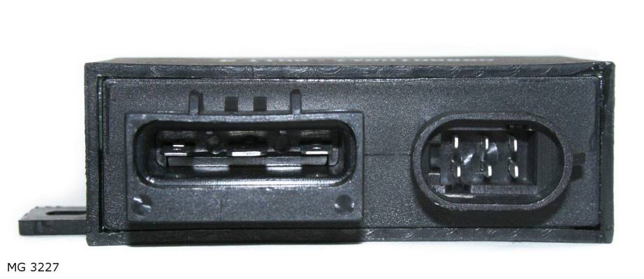Boîtier de préchauffage — Renault Kangoo 1.9 D — MG 3227 — vue 2