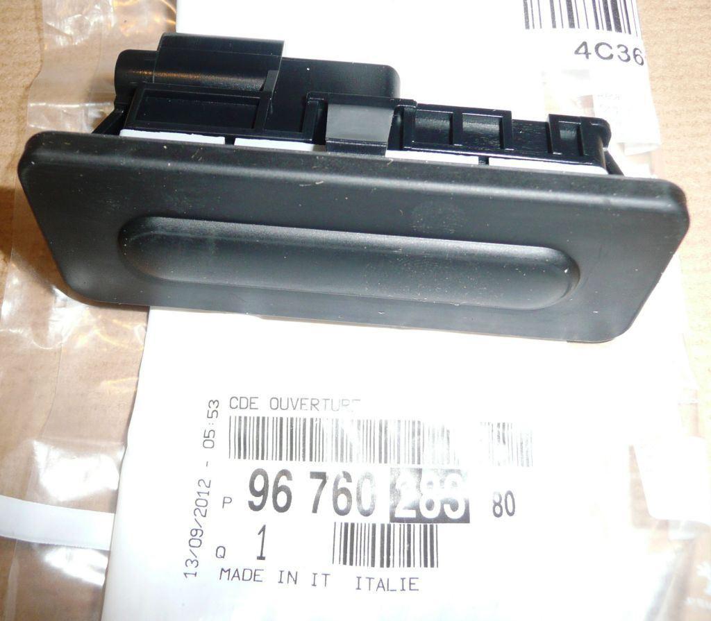 BOUTON DE COFFRE CITROEN C4 II PEUGEOT 208,3008 9676028380.
