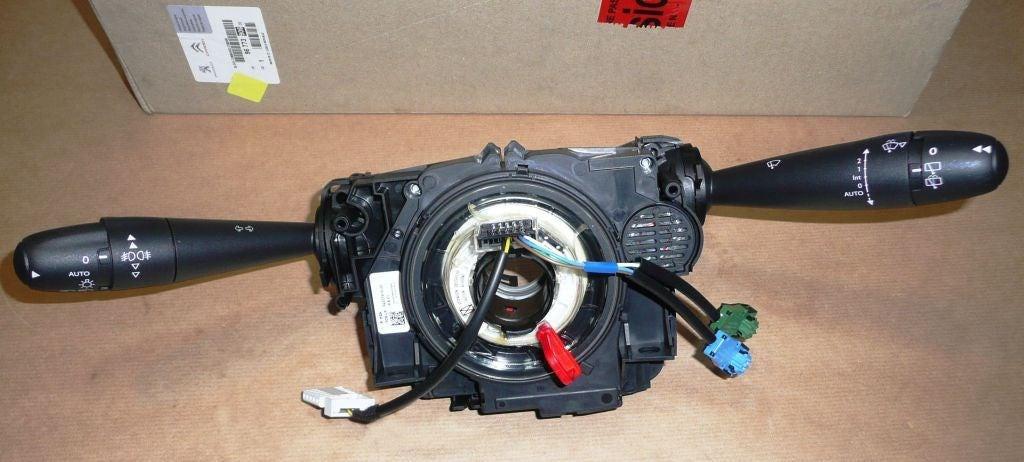 COMMUTATEUR COMBINE PEUGEOT 407 96773906ZD.