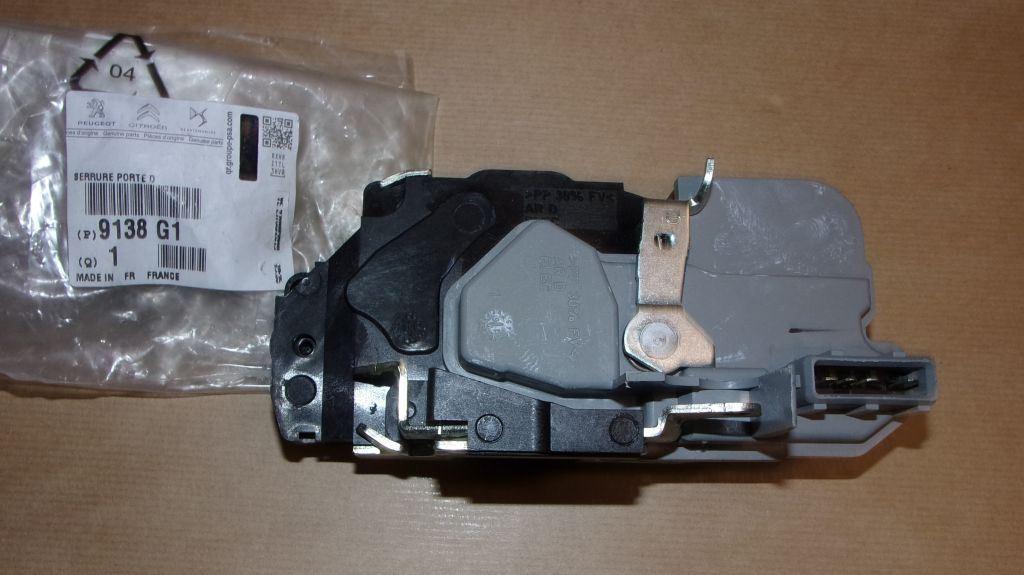 SERRURE DE PORTE PEUGEOT 206 ARRIERE DROIT 9138.G1 9138G1.