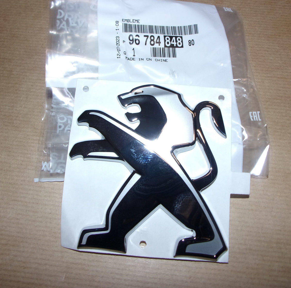 L'EMBLEME PEUGEOT 301 AVANT 9678484880.