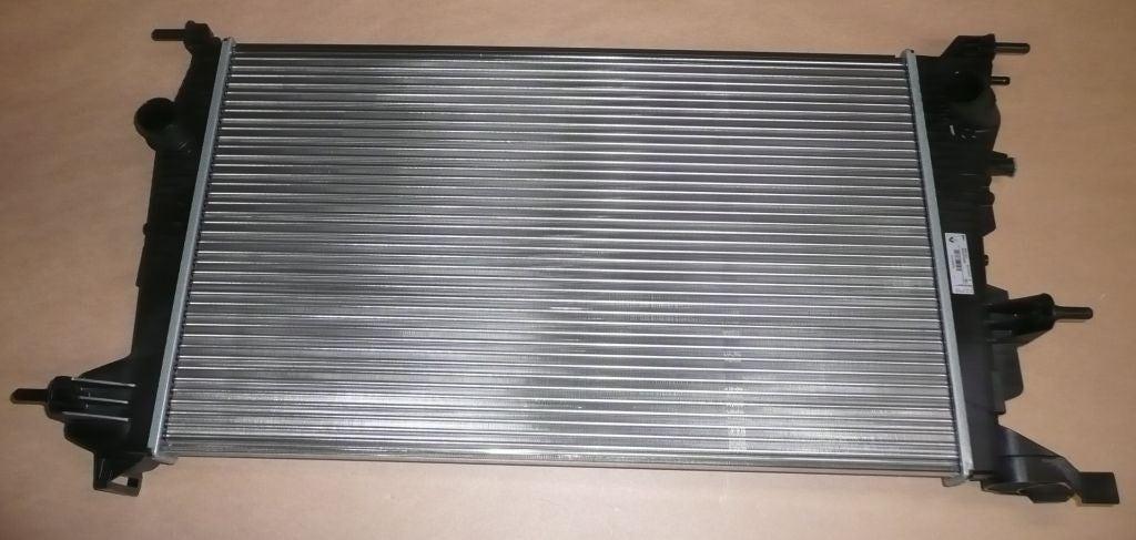 RADIATEUR D'EAU RENAULT MEGANE III 1.2TCE 214106387R.