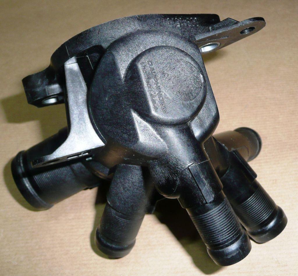 COUVERCLE DE THERMOSTAT RENAULT MEGANE III 1.2 110617089R.
