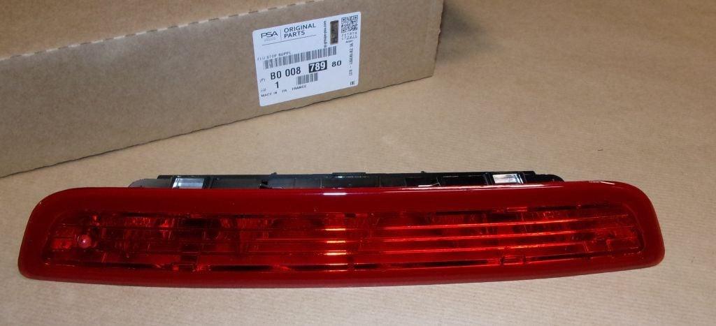 FEU DE STOP CITROEN C1,PEUGEOT 108,T AYGO B000878980.