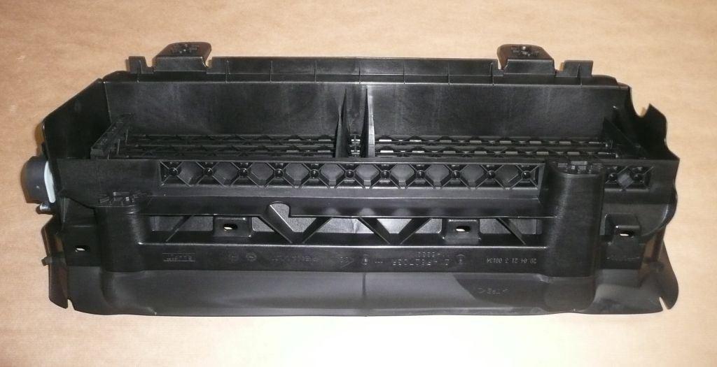 VOLET RADIATEUR DACIA DUSTER II 214F62703R.